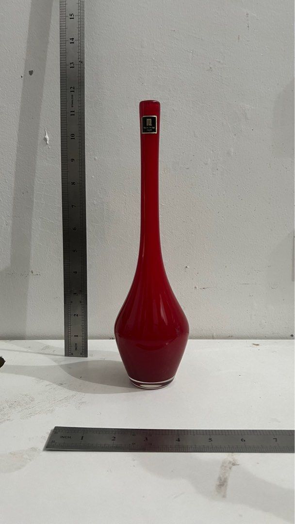 Red vase (Category: Vases & Decorative Bowls) located in Quezon City. Submitted by anythingthriftyph (Listing ID 1314617459, Image 1). Description: .