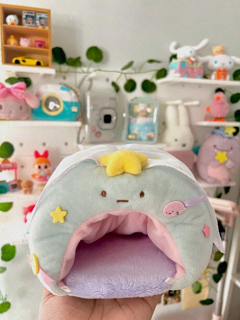 SAN-X Sumikko Gurashi Tapioca Star House Plush (Category: Plushies & Soft Toys) located in Manila. Submitted by kasyunuts (Listing ID 1314657074, Image 1). Description: let go collection. super cute!! ❌tenoris not included, model lang ✨good as new, but still x sensi ✨no pptg, but has etiketa ✨price si nego for sure buyers, pm me!! mop: gcash mod: j&t, lbc.