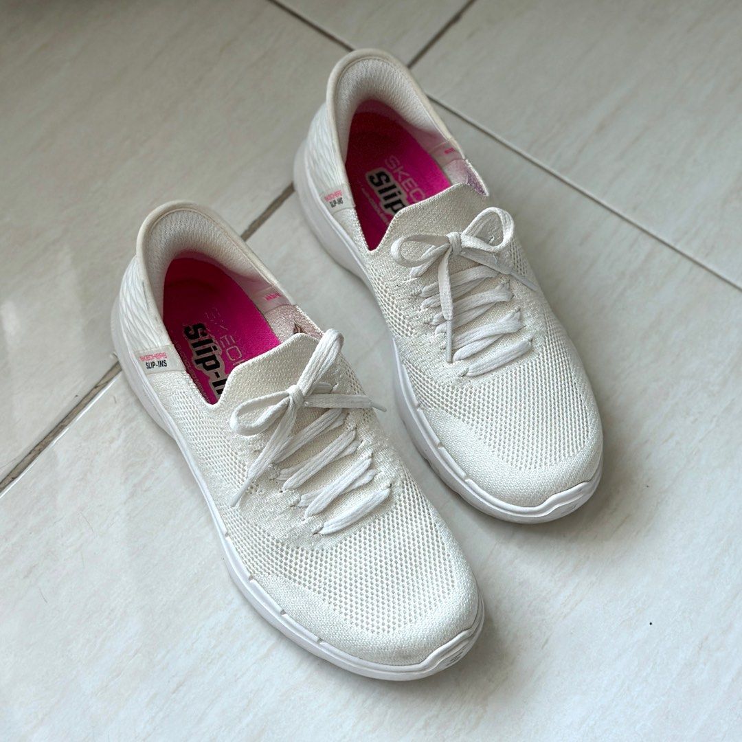 SKECHERS Go Walk Slip In Gowalk 6 Women Sneakers Natural White Size 37 Walking Shoes Women Sepatu Lari Skechers Wanita Fesyen Wanita Sepatu di Carousell