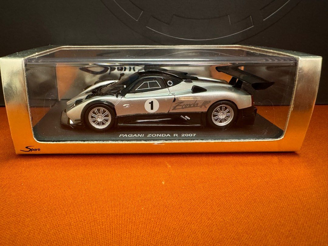 Spark Model S0697 1:43 PAGANI ZONDA R 2007, 興趣及遊戲, 旅行, 旅遊- 旅行必需品及用品-  Carousell