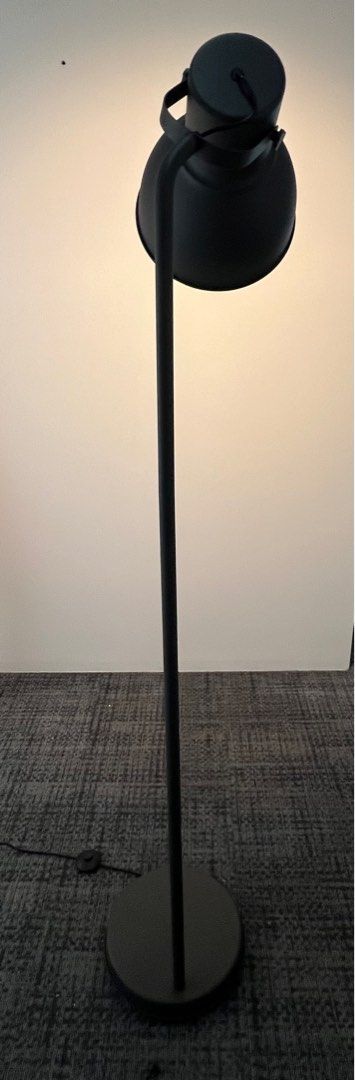 Standing lamp (Category: Lighting) located in Singapore. Submitted by onewaninja.al.jintoya (Listing ID 1314688607, Image 3). Description: Take 2 $100.