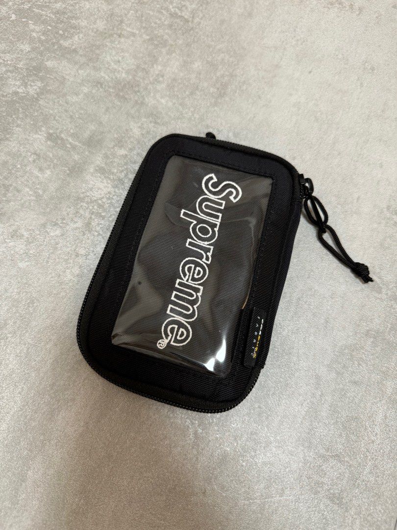Supreme small zip pouch, 名牌, 飾物及配件- Carousell