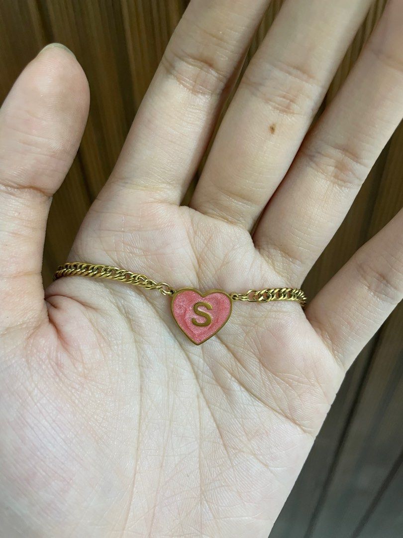Tala by kyla initial necklace (letter s) (Category: Necklaces) located in Quezon City. Submitted by preloved_clothes09 (Listing ID 1314671475, Image 2). Description: like new with box pm for more info gogo express or lalamove.