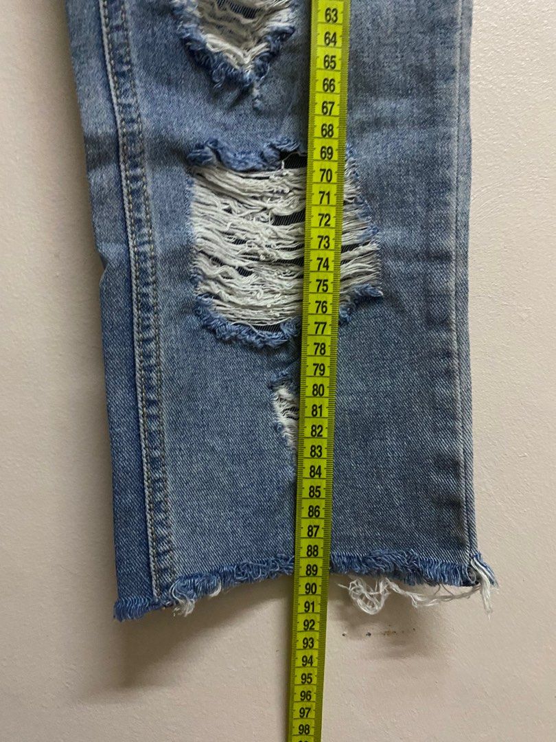 Terranova Denim Pants (Category: Jeans) located in Santa Rosa. Submitted by help.medeclutter21 (Listing ID 1314694855, Image 2). Description: Small Size 28 (See pictures for the exact measurement in CENTIMETER) Terranova J&T BPI/Gcash.