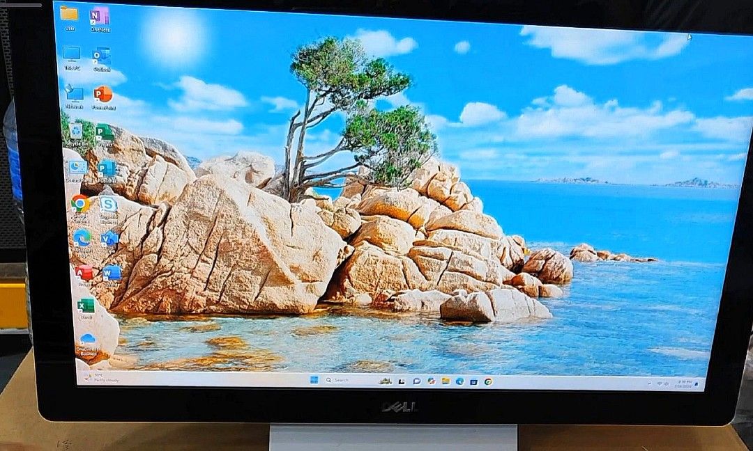 TOUCH SCREEN (Category: Monitor Screens) located in Kuala Lumpur. Submitted by kssworldtrading1172577k (Listing ID 1314723726, Image 1). Description: DELL 23 inch Touchscreen Full HD resolution can use for different purposes for Pos system counter cashier for order customer for presentation for editing pictures and can see Zooming like this many more ideas input VGA HDMI USB PORTS with adapter can be used with a laptop, computer desk top, mobile 