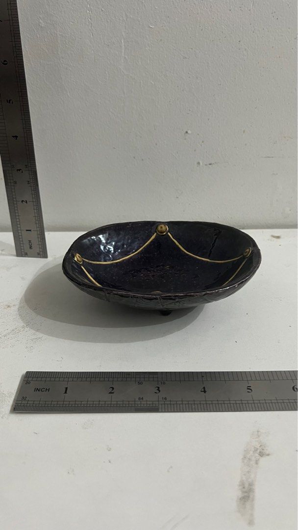 Trinket dish (Category: Other Kitchenware & Tableware) located in Quezon City. Submitted by anythingthriftyph (Listing ID 1314609093, Image 1). Description: .