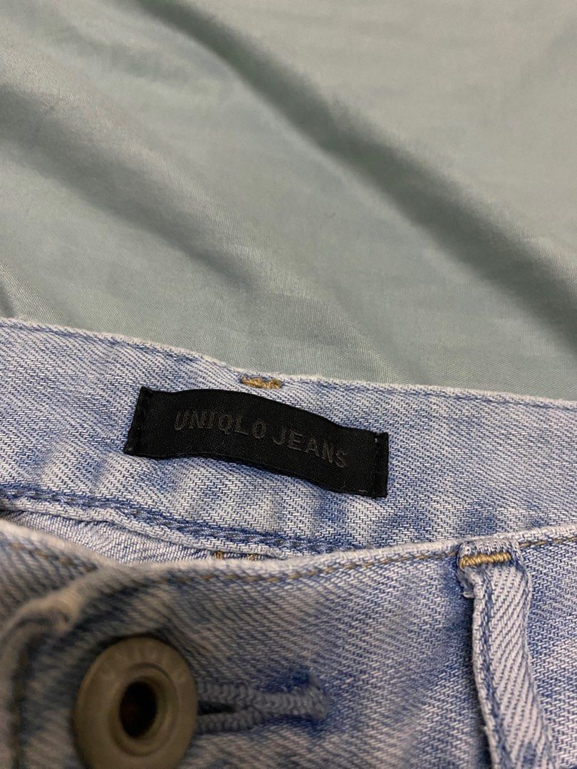 Uniqlo Denim Pants (Category: Jeans) located in Santa Rosa. Submitted by help.medeclutter21 (Listing ID 1314722838, Image 2). Description: SEE PICTURES IN CENTIMETER for exact measurements ‼️‼️ Length 84-85 cm Waistline 28-29 J&T Gcash/BPI.