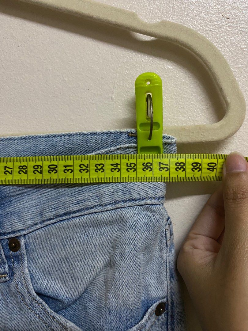 Uniqlo Denim Pants (Category: Jeans) located in Santa Rosa. Submitted by help.medeclutter21 (Listing ID 1314722838, Image 3). Description: SEE PICTURES IN CENTIMETER for exact measurements ‼️‼️ Length 84-85 cm Waistline 28-29 J&T Gcash/BPI.