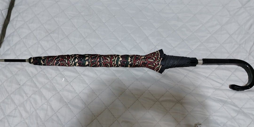 YsL Umbrella (Category: Umbrellas) located in Polomolok. Submitted by dkljapansurplus (Listing ID 1314681194, Image 1). Description: Ysl umbrella Made in japan In a good condition Freeshipping.