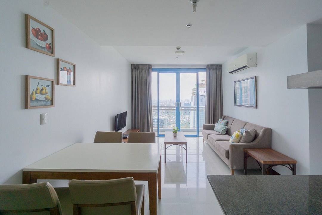 🔆2BR Three Central For Sale (Category: Apartments & Condos) located in Makati City. Submitted by renzproperties (Listing ID 1314820656, Image 1). Description: 🔆2BR Three Central For Sale For Sale - ₱16,500,000.00 2 BR 3 TB FA: 73 sqm Fully Furnished Parking: 1 Features: •⁠ Penthouse With utility •⁠ With Maid’s room Remarks: •⁠ Repriced from ₱21M *DIRECT TO OWNER* *FOR CLIENTS ONLY* ⬇️More properties⬇️ FB & IG - renzproperties DM for inquiries �