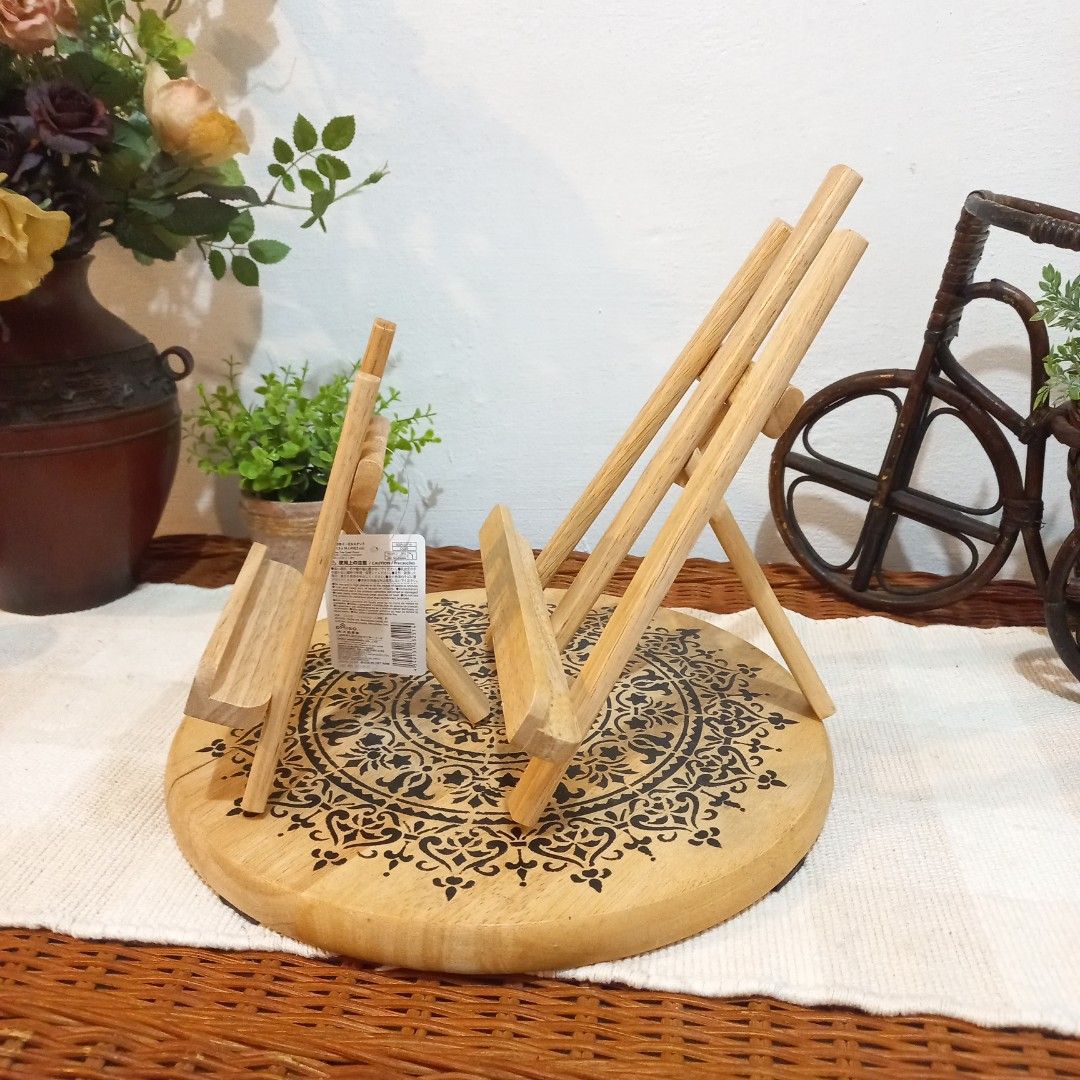2pcs mini daiso wooden easel (Category: Craft Supplies & Tools) located in Dasmarinas. Submitted by millennialmeetsvintage (Listing ID 1314866414, Image 3). Description: unused solid rubber wood material fixed price 📌shipping via lalamove only 📌no reservations, first-to-pay basis 📌no physical store, no walk-ins 📌ships from dasma cavite 📌no COD transactions.