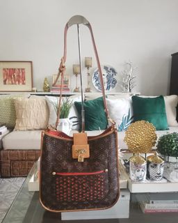 (Category: ) located in . Submitted by luxehuntsmla.bymari (Listing ID 1314898929, Image 1). Description: .