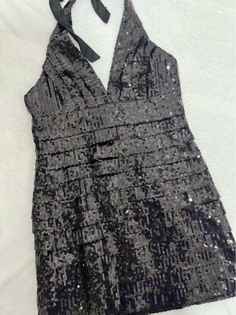 Black Sequin Dress (Forever 21) (Category: Evening dresses & gowns) located in Marikina City. Submitted by declutterwithe (Listing ID 1314791219, Image 1). Description: - Used once - Bought for P1600 - Forever 21 - Size Medium.