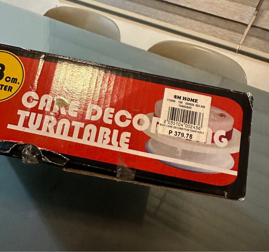 Cake Decor Turntable (Category: Bakeware) located in Lipa City. Submitted by jnlxv87 (Listing ID 1314752560, Image 2). Description: Used once only Pinatungan lang ng cake for picture taking.