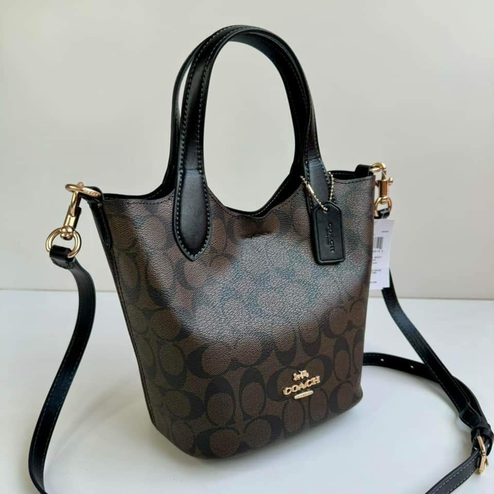 Coach hanna (Category: Luxury Bags & Wallets) located in Batangas. Submitted by bagsbyann (Listing ID 1314756360, Image 2). Description: brand new actual picture posted.