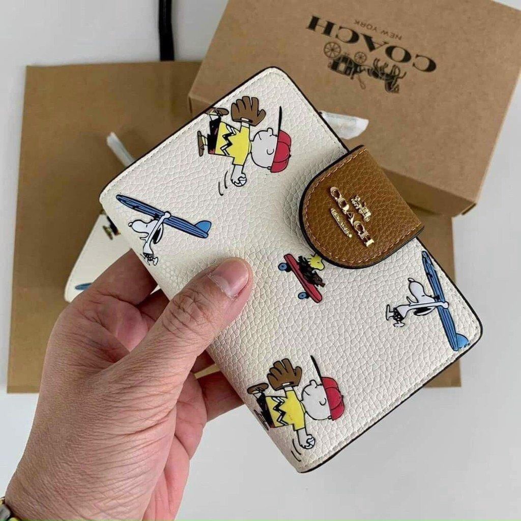 Coach snoopy watch clearance