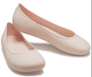 Crocs brooklyn For Sale Flats Carousell Singapore