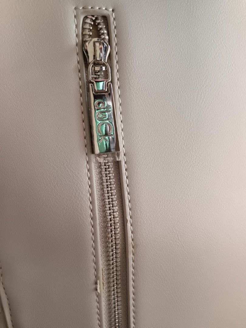 DUCK BACKPACK (Category: Backpacks) located in Melaka Tengah. Submitted by sisterspreloved (Listing ID 1314776205, Image 3). Description: Duck bagpack has minor flaws. As it is. Refer picture.