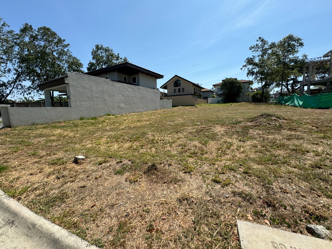 (Category: ) located in . Submitted by REMAXCapital (Listing ID 1314823626, Image 1). Description: .