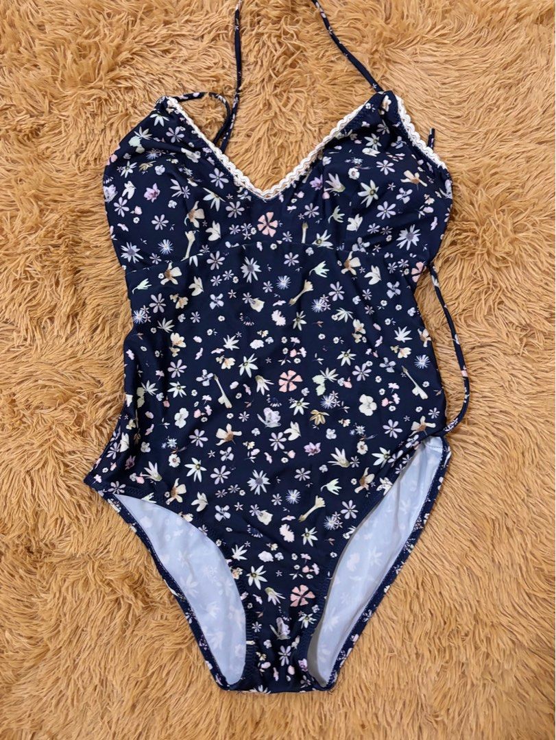 Flower Print One Piece M (Category: Bikinis & Swimsuits) located in Las Pinas. Submitted by stashstop (Listing ID 1314817750, Image 1). Description: .