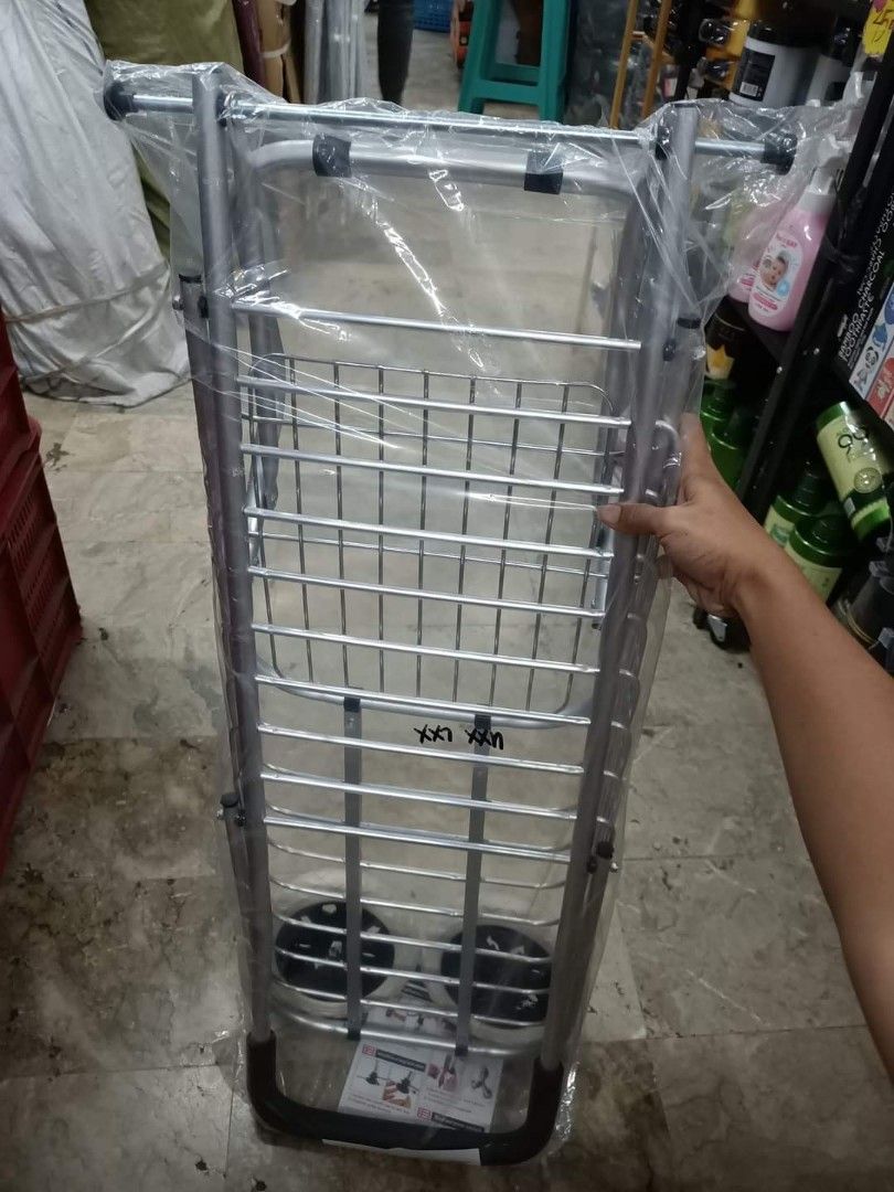 FOLDABLE SHOPPING TROLLEY CART (Category: Strollers) located in Quezon City. Submitted by fconnie15407950 (Listing ID 1314801621, Image 3). Description: .