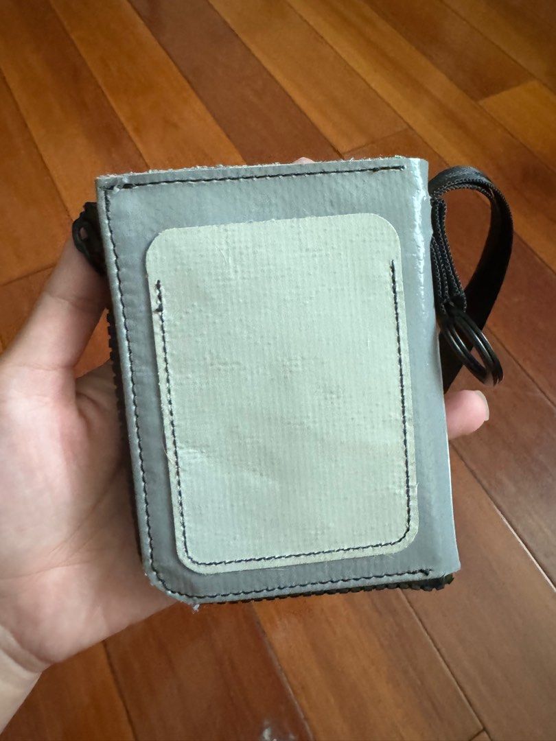 Freitag F255 Parker 灰色, 名牌精品, 精品包與皮夾在旋轉拍賣