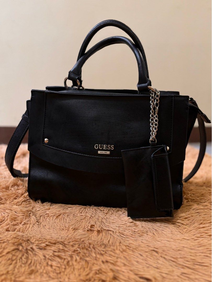 Guess Women Shoulder/Hand Bag (Category: Shoulder Bags) located in Las Pinas. Submitted by stashstop (Listing ID 1314804419, Image 1). Description: .