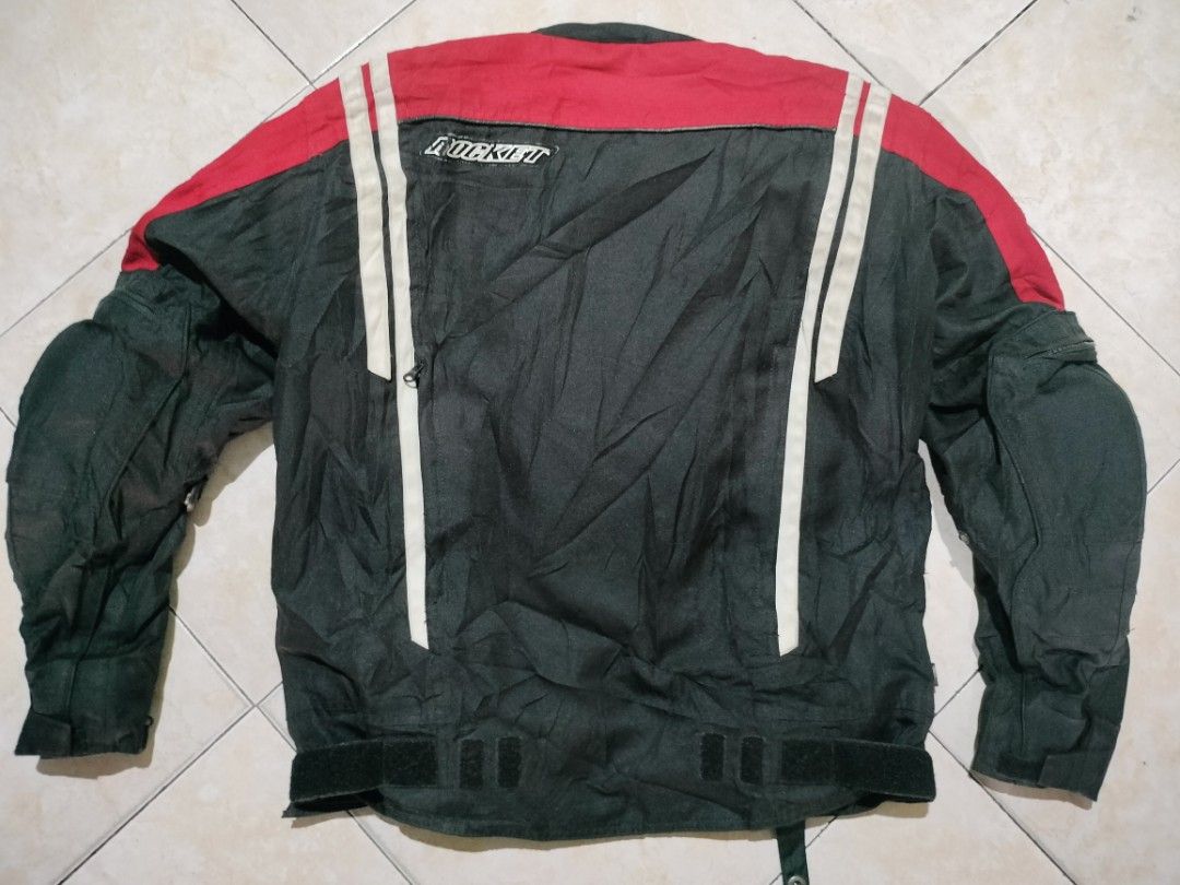 Joe rocket bikers gear (Category: Coats, Jackets and Outerwear) located in Baguio. Submitted by thriftrot (Listing ID 1314890761, Image 2). Description: Joe rocket bikers gear medium thrifted needs wash (mild dirt) detachable jacket liner for cold weather padded back and torsoe water reppellant.