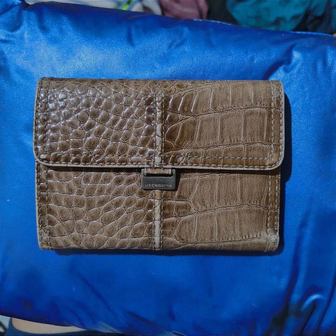 Liz Claiborne Croc Embossed Tri-Fold Wallet (Category: Luxury Bags & Wallets) located in Cabuyao City. Submitted by cookietherapyph (Listing ID 1314929773, Image 2). Description: No major flaws, still functions as it should Issues: Stains inside and the coin compartment zipper (can still close zipper, just needs something attached to it to easily open/close) RFS: Decluttering MOP: Gcash SHIPPING: J&T or Gogoxpress.