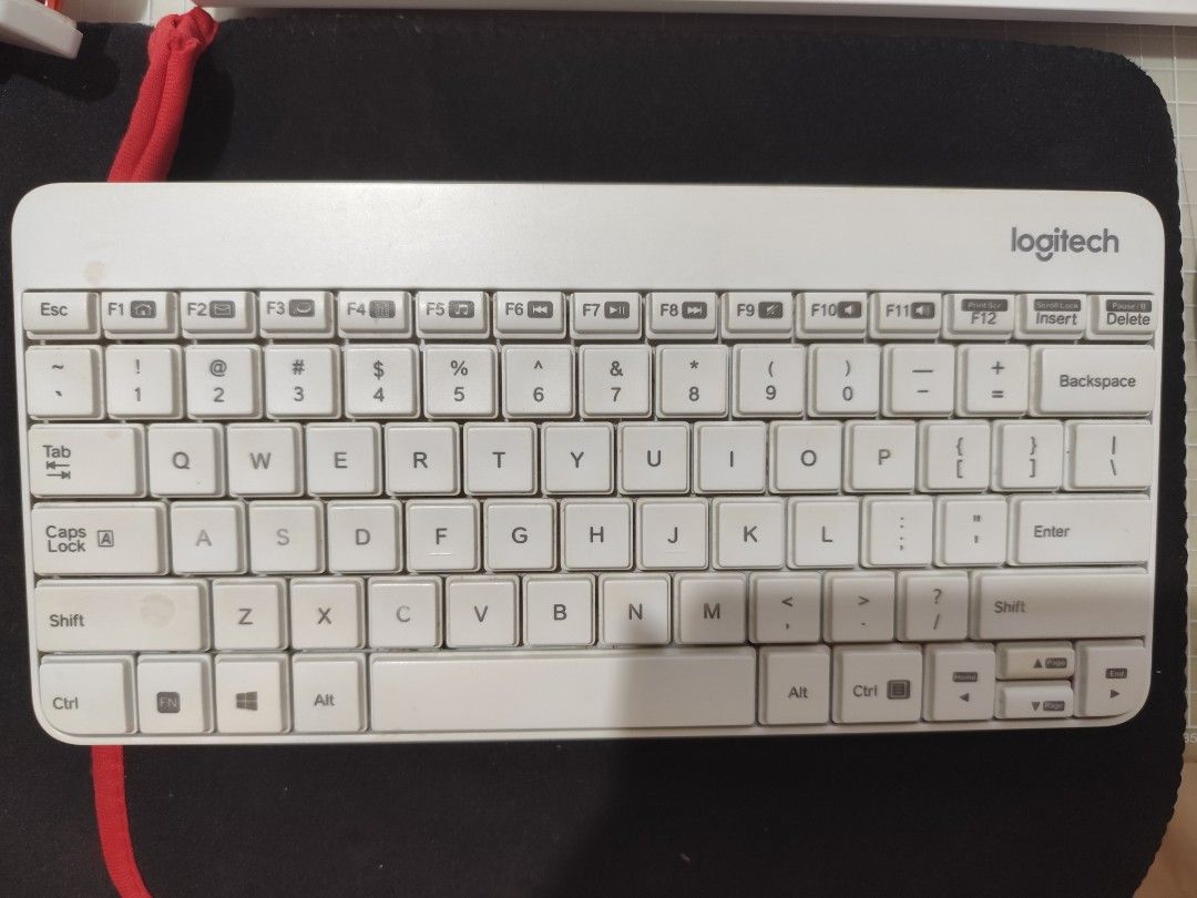 Logitech K240 Keyboard and Mouse Bluetooth (Category: Computer Keyboard) located in Quezon City. Submitted by chinitasclosette (Listing ID 1314877237, Image 1). Description: MK240 WIRELESS KEYBOARD AND MOUSE COMBO NOTE: ❌ Yung scroll button po hindi na working ❌ Yung pang adjust ng height ng keyboard isa na lang po kindly check photo po. 📍Location: Bago Bantay, Quezon City 💸Mode of payment: Gcash 🚚Mode of delivery: Lalamove, Grab or Pick-up In