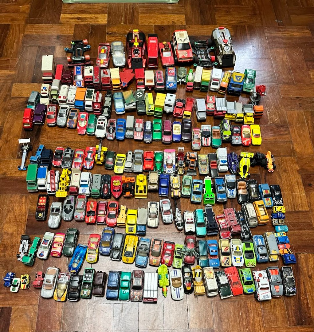 LOT Sale Vintage Diecast Car Collection 1995-2005 180+ Cars Hot Wheels ...