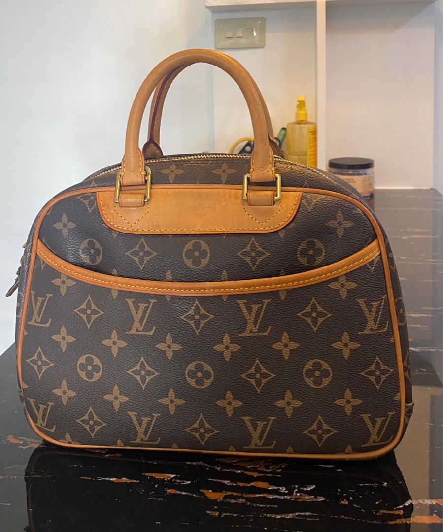 Louis vuitton deauville (Category: Luxury Bags & Wallets) located in Floridablanca. Submitted by aboutbags14 (Listing ID 1314871177, Image 1). Description: .