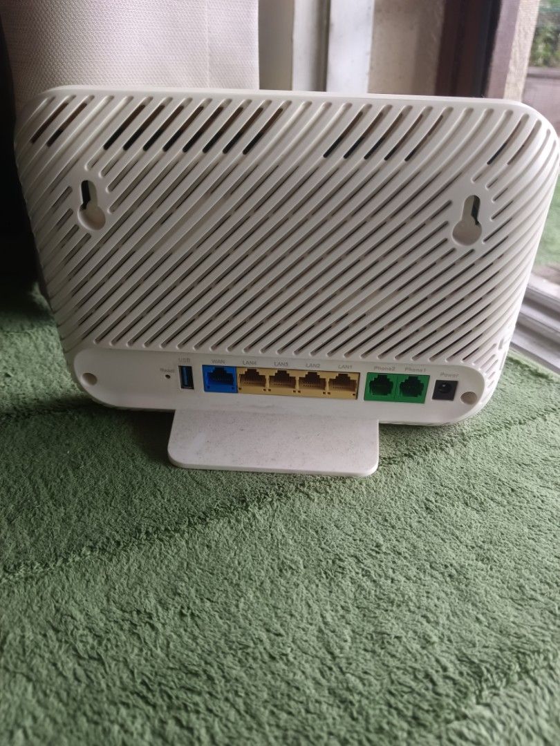 Maxis Huawei gateway router LG82456, Computers & Tech, Parts ...