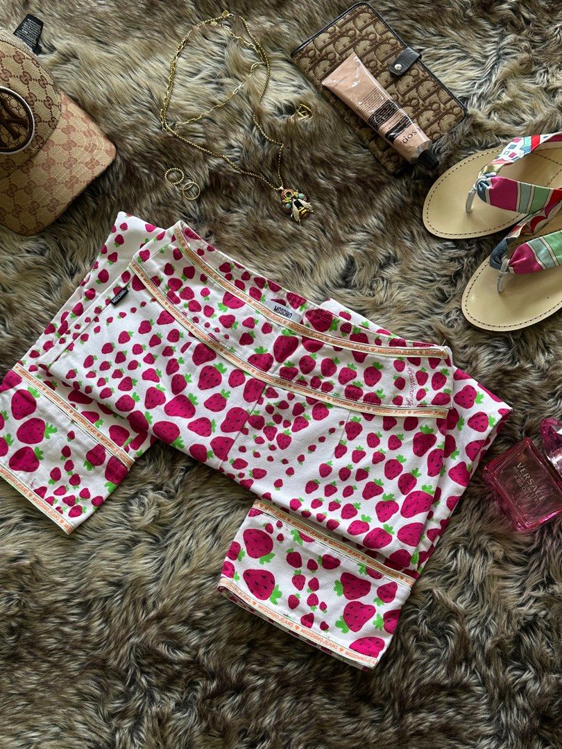 MOSCHINO STRAWBERRY print Y2K rare kid core (Category: Jeans) located in Quezon City. Submitted by toni.jade (Listing ID 1314769331, Image 2). Description: 3/4 rare donna moschino strawberry print jeans issue: dot stain 28-30 negotiable sf by buyer .