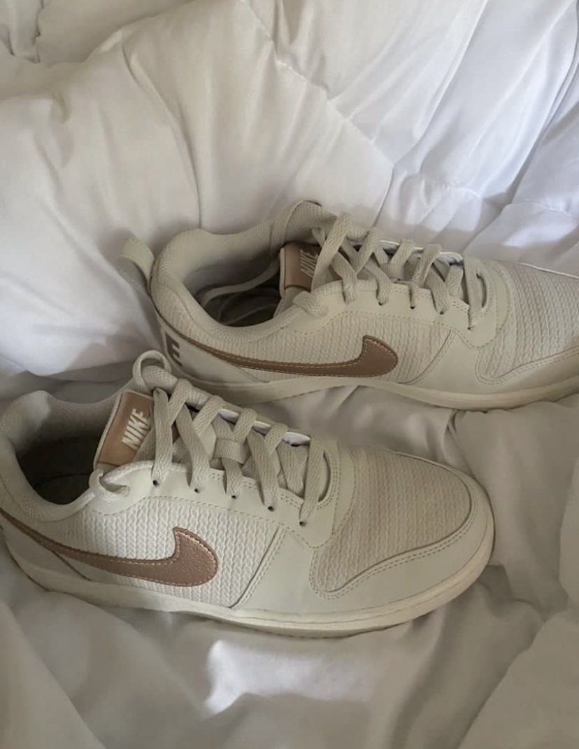 NIKE COURT BOROUGH LOW ROSEGOLD 39