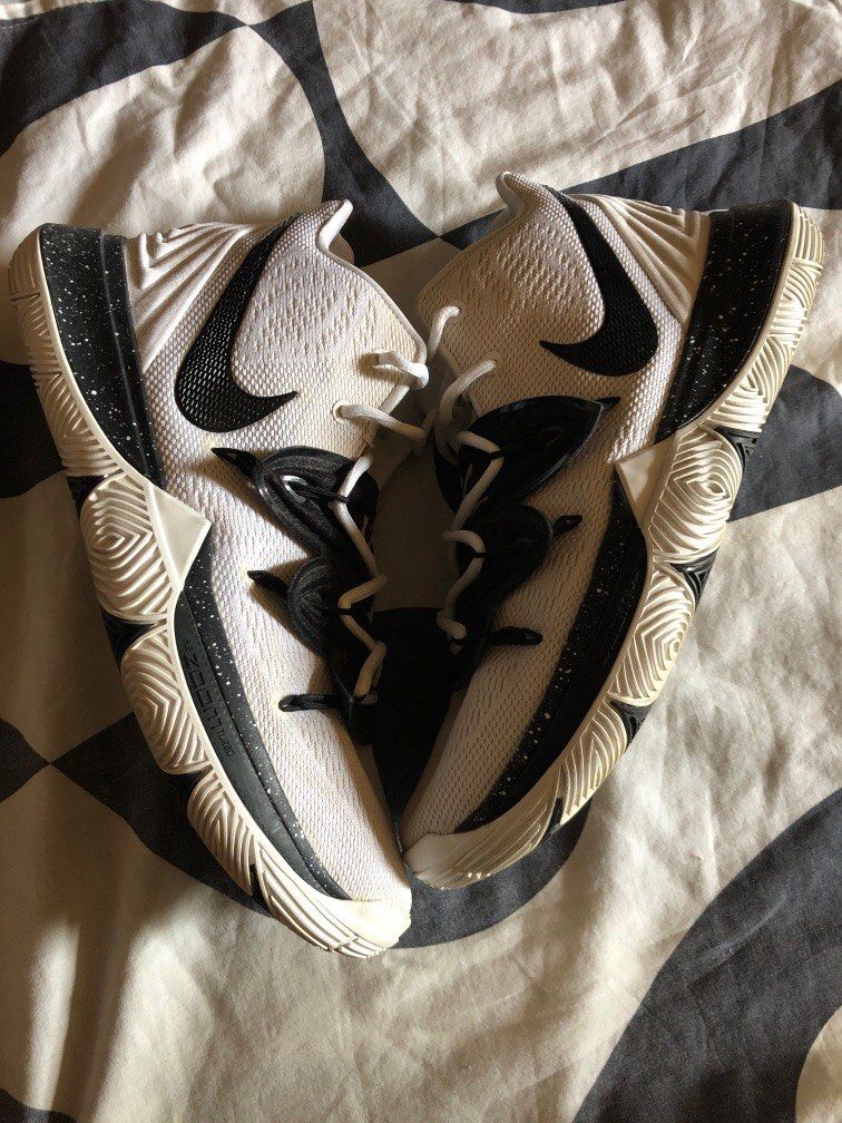 Nike Kyrie 5 (Category: Sneakers) located in Umingan. Submitted by tianothe13 (Listing ID 1314820306, Image 1). Description: Nike Kyrie 5 Size: 12 Condition: excellent condition Rfs: decluttering Price: 4000+sf MoP: Gcash/Maya/BPI.