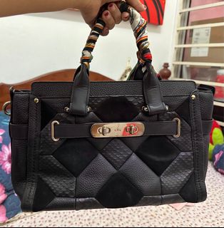 (Category: ) located in . Submitted by an89preloved (Listing ID 1314859362, Image 1). Description: .