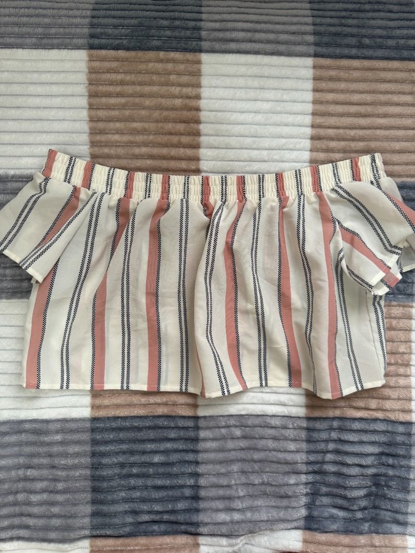 Original Forever 21 Striped Off-shoulder Top (Category: Others Tops) located in Bacoor. Submitted by _closetdeclutter (Listing ID 1314801453, Image 1). Description: Original 9/10 condition (no stains) Used but not abused Size on tag: US Small RFS: does not fit anymore.