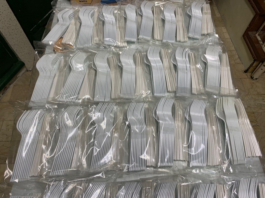 Plastic Disposable Fork & Knife Pack (45packs) (Category: Dinnerware & Cutlery) located in Paranaque City. Submitted by seb_trading (Listing ID 1314927130, Image 2). Description: 45packs (450pcs. fork & 450pcs. knives (10pcs. Fork & 10pcs Knives per pack) brand new, sealed 7" fork & 6.5" long knife surplus from an event imported from USA Dixie brand USA heavy duty big size last price Paranaque area.