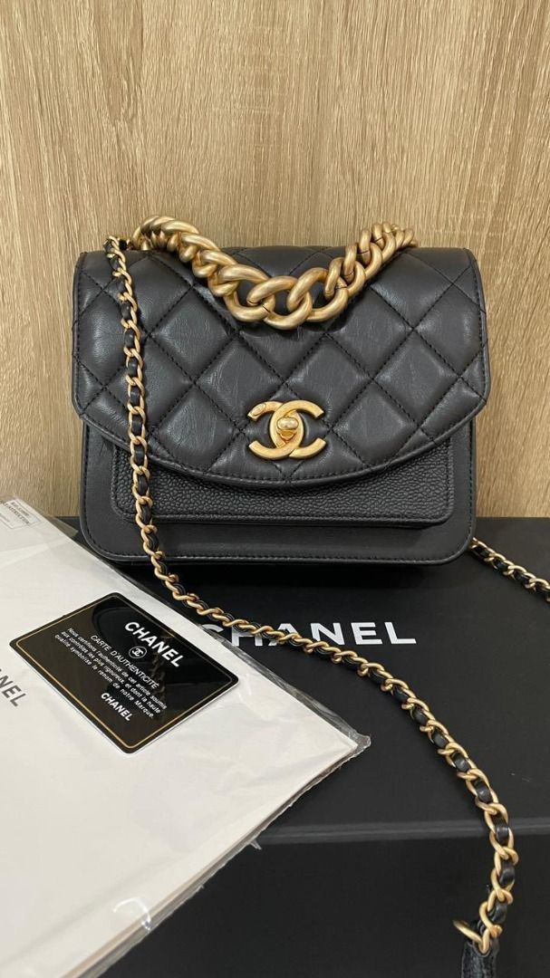 Preloved chanel Chain Handle flap bag black seri 28 comes with card, holo,  box, db, booklet and ribbon fit to promax