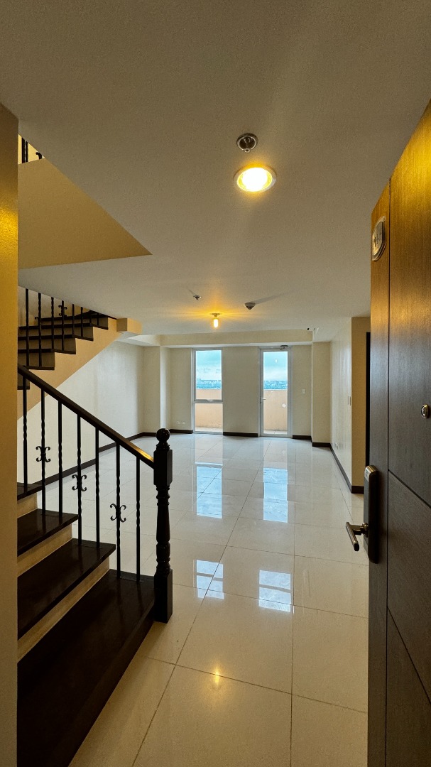 Picture of Rent to own 2 Bedroom Loft Penthouse Condo For Sale in St. Mark ...