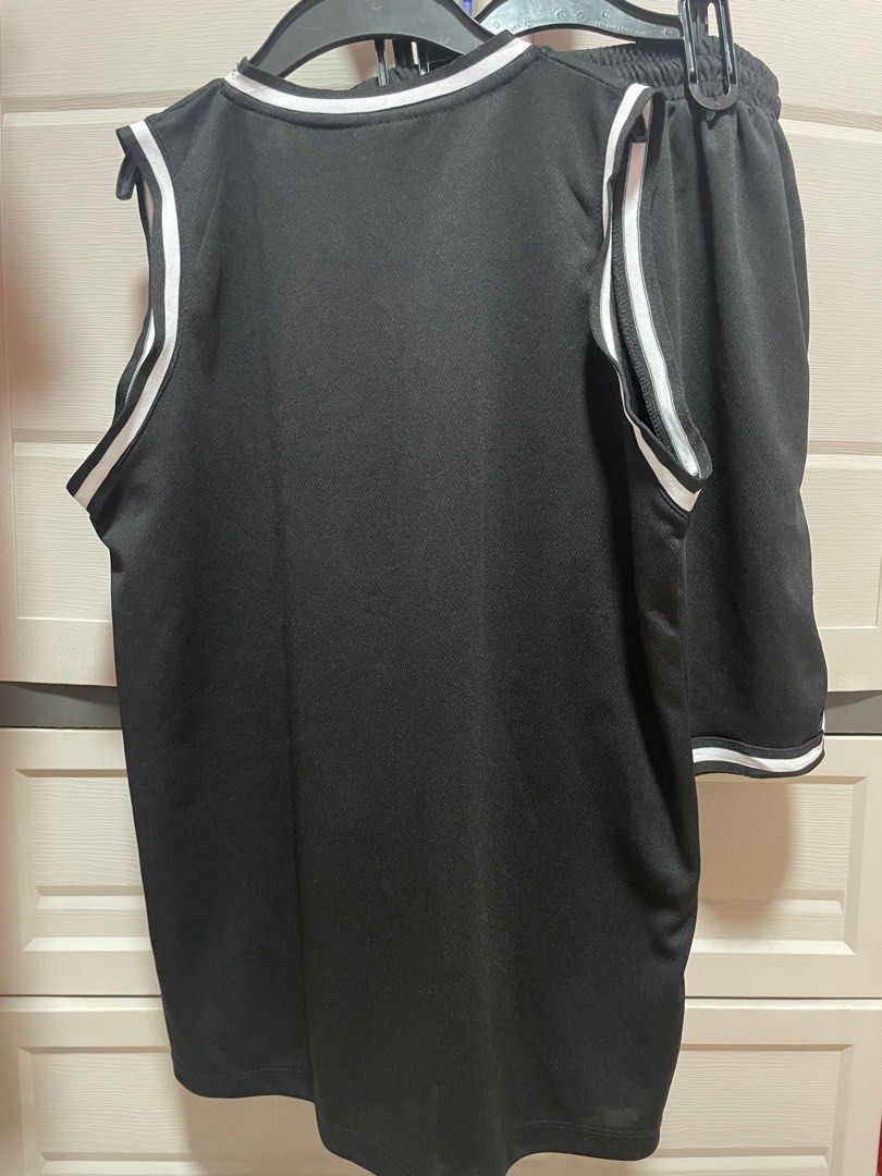 Spurs black jersey set for boys (Category: Babies & Kids Fashion) located in Cainta. Submitted by p3spreloved (Listing ID 1314757532, Image 3). Description: Fits 10-12y Length of jersey 26in Length of shorts 🩳 18in VGUC Payment via Gcash.