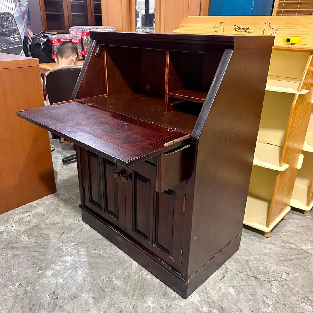 Study table Japan surplus (Category: Tables & Sets) located in Manila. Submitted by Hezcki (Listing ID 1314885243, Image 2). Description: .