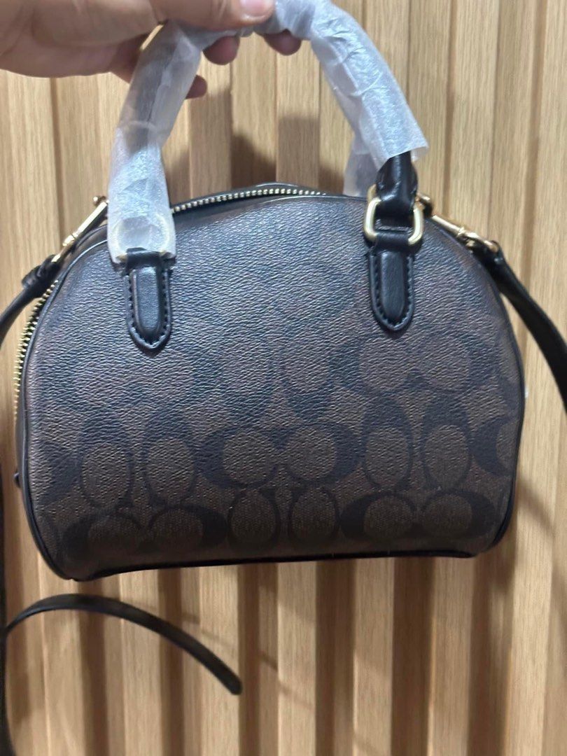 Sydney Satchel (Category: Luxury Bags & Wallets) located in Rizal. Submitted by onlinedepotwholesale2nd (Listing ID 1314759774, Image 3). Description: Sydney Satchel size: 8”L x 5”W x 6”H 2200.