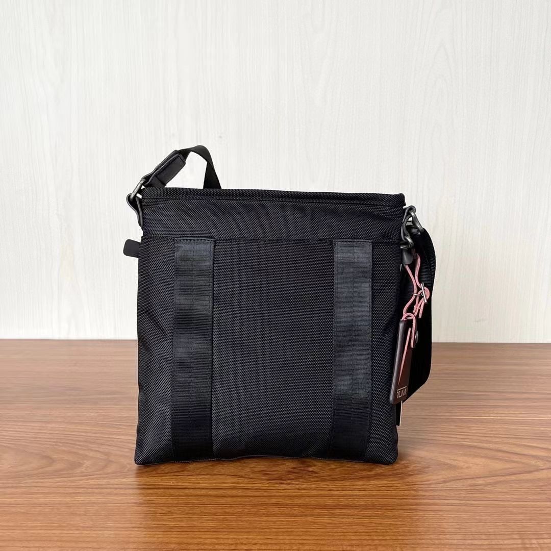Tumi Alpha3 Sling Bag for man *22305DH* Authentic, Women's