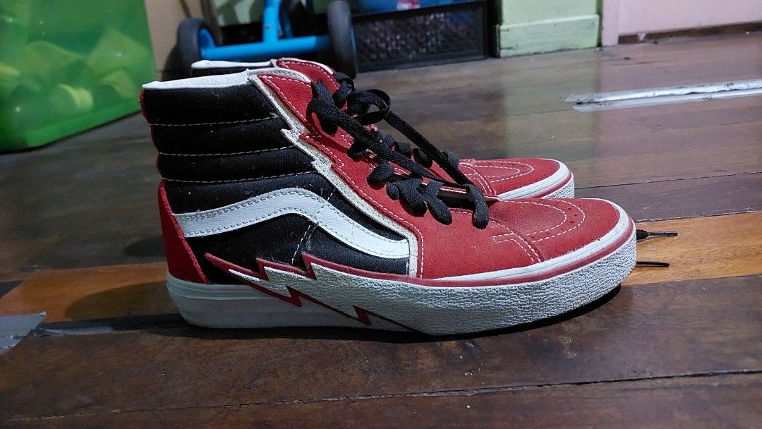 Vans DC edition the flash size 8.5 US