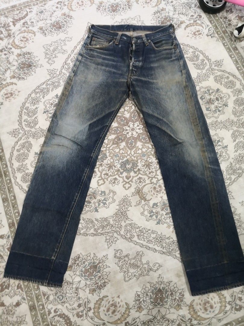 Vintage Levis Big E button 555