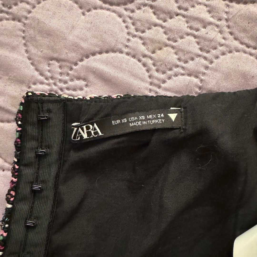 Zara Tweed Bustier Corset Top (Category: Sleeveless) located in Pasig City. Submitted by thereseubk (Listing ID 1314812355, Image 3). Description: Used only once. Basically new. Cute sweetheart neckline. Tweed fabric – very nice Fits XS.