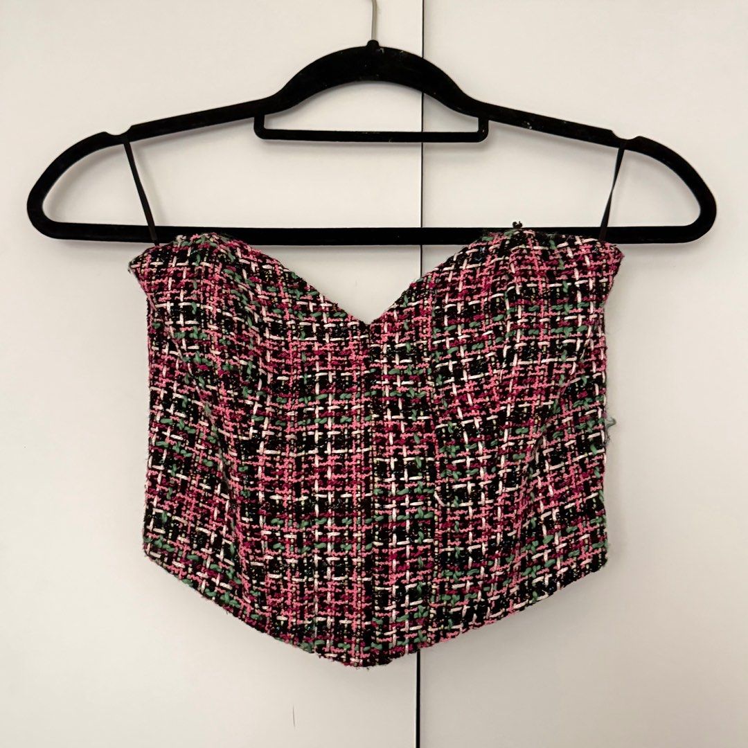 Zara Tweed Bustier Corset Top (Category: Sleeveless) located in Pasig City. Submitted by thereseubk (Listing ID 1314812355, Image 1). Description: Used only once. Basically new. Cute sweetheart neckline. Tweed fabric – very nice Fits XS.