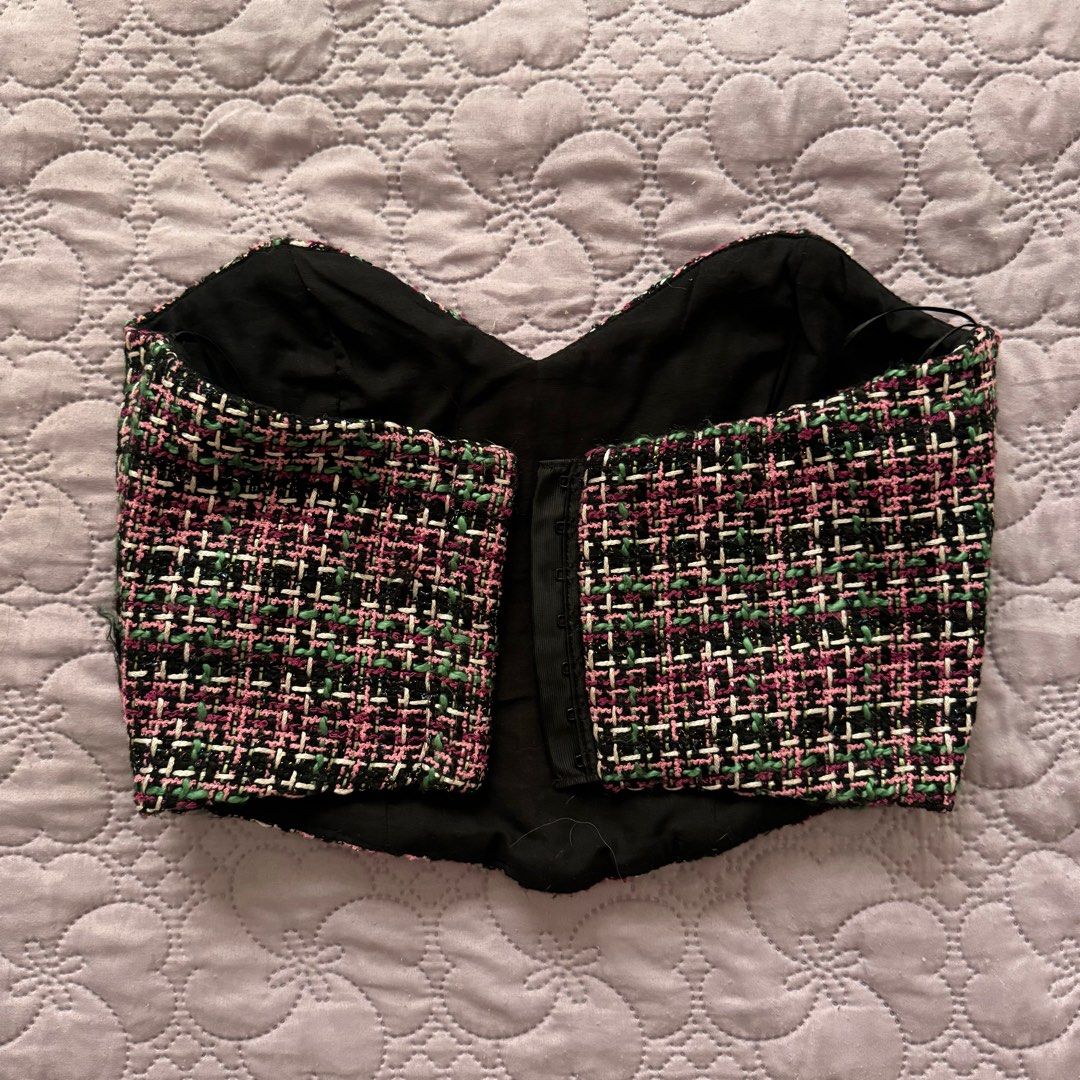 Zara Tweed Bustier Corset Top (Category: Sleeveless) located in Pasig City. Submitted by thereseubk (Listing ID 1314812355, Image 2). Description: Used only once. Basically new. Cute sweetheart neckline. Tweed fabric – very nice Fits XS.